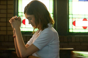 Catholic Schoolgirl Porn Gif Sex - Yes, God, Yes' Netflix Review: Stream It or Skip It?