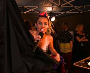 Miley Cyrus Flashes Tits Uncensored - You Knew This Was Going To Happen: Miley Cyrus' Nipple Made An Appearance  At The VMAs Last Night