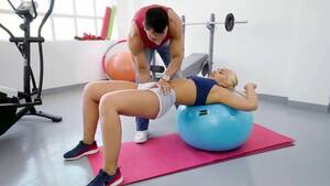 exercise ball - Teen Briana Bounce does sport exercises on the gym ball - Porn Movies -  3Movs