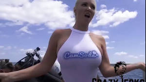 Crasy - Crazy Shark attacks porn star