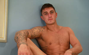 Henderson Gay Porn - Bonus Video of Photo Shoot - Muscular Straight Lad Max Wanks his Big Uncut  Cock