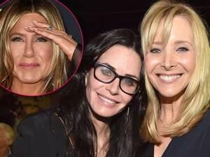 Jennifer Aniston Bdsm Porn - 'Friends' co-stars Courteney Cox and Lisa Kudrow plan show without Jen  Aniston | Canoe.Com