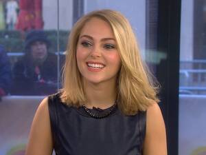 Annasophia Robb Porn Jb - AnnaSophia Robb: 'Carrie Diaries' isn't 'Sex in the City'