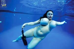 fat chick porn underwater - Big Boobs Underwater - 49 photos