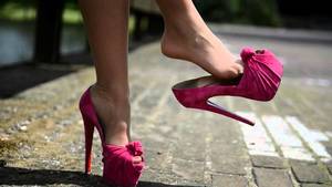 foot nylon suede heel - Julie skyhigh dangling in Christian Louboutin Lady gres 16cm high heels  (pink suede) - YouTube