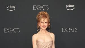 nicole kidman - Nicole Kidman Is All Elegance in a Naked Dress With a Leg Slit