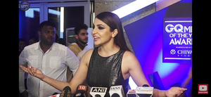 Anushka Sharma Fuck - When reporter asked Anushka Sharma about Padmavati poster :  r/BollyBlindsNGossip