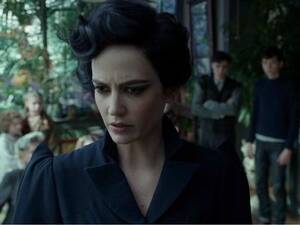 eva black - Watch: Eva Green Presides Over Gifted Children in New 'Miss Peregrine'  Trailer