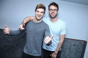 bi threesome katy perry - The Chainsmokers Have Had 'Weird' Threesomes With Fans