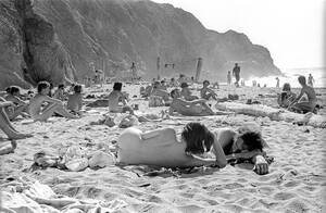 classic beach nude - 25 Pictures That Show Just How Far Out Beach Life Was In '70s