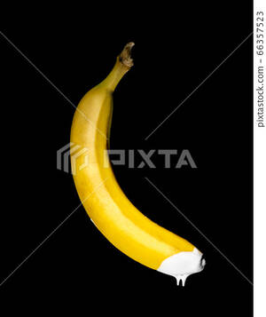 Banana Fruit Porn - banana with white icing on the end. sex, food... - Stock Photo [66357523] -  PIXTA