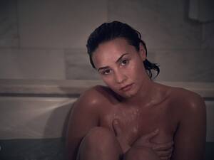 Best Demi Lovato Porn - Demi Lovato's Spontaneous, Nude, Makeup-Free Photo Shoot | Vanity Fair