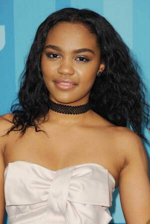 China Anne Mcclain Porn Comics - Amazon.com: Posterazzi PÃ³ster Imprimir China Anne Mcclain en las llegadas  para The Cw Upfront London Hotel Nueva York Ny 18 de mayo de 2017. Foto de  Kristin CallahanEverett Collection Celebrity (16 x