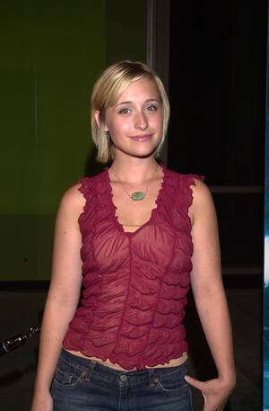 Allison Mack Porn - Inside sex slave cult NXIVM where Smallville's Allison Mack was slavemaster  and beat, starved and branded women with 'master's' initials | The Irish Sun