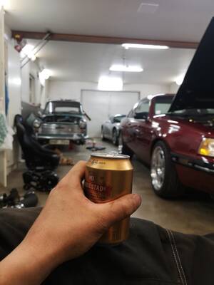 Beer Car Porn - My kind of garage porn. Don't need no fancy floors or a TV. Needs two  disassembled cars and beer ðŸ˜Ž : r/garageporn