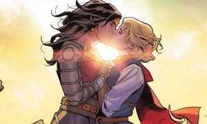 Anime Lesbian Porn Wonder Woman - Wonder Woman gets queer romance and shares kiss in new comic