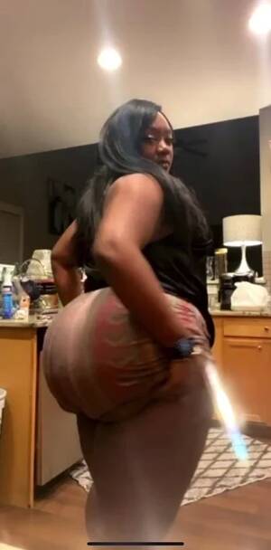 big black booty twerking naked - Big booty twerking - video 2 - ThisVid.com