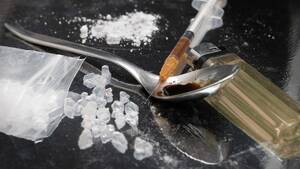 Inject Crystal Meth Porn - What Does Crystal Meth Look Like, and How Addictive Is It - Simcoe  Addiction and Mental Health