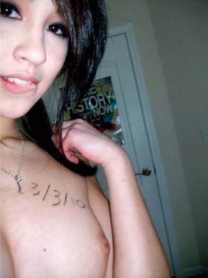 nude asian pussy at home - 