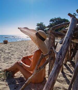 heritage nudist naturist - Naturist camping in Corsica with direct beach access | Bagheera -