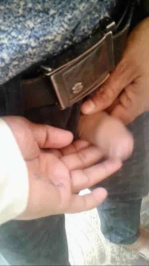 indian handjobs in public - Indian gay porn video of a horny man getting a handjob from a stranger in  public - Indian Gay Site