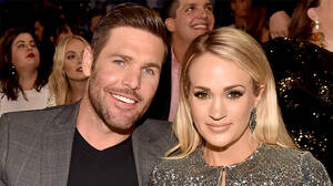 Carrie Underwood Porn Captions - Carrie Underwood Pregnant Again, Expecting Baby No. 2 With Mike Fisher