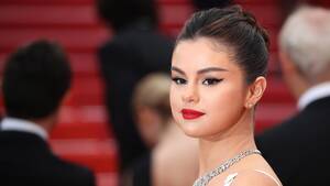 free vintage porn videos selena gomez - Selena Gomez Posts Makeup-Free Selfie â€” See Photo | Allure