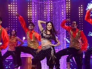 Madhuri - I wish I can dance like Madhuri Dixit one day: Sunny Leone | Bollywood -  Hindustan Times