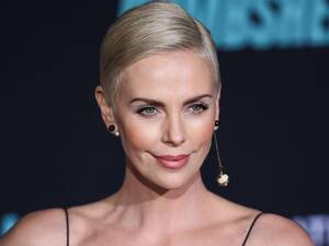 Charlize Theron Sex - Charlize Theron details sexual harassment by 'famous director' | Charlize  Theron | The Guardian