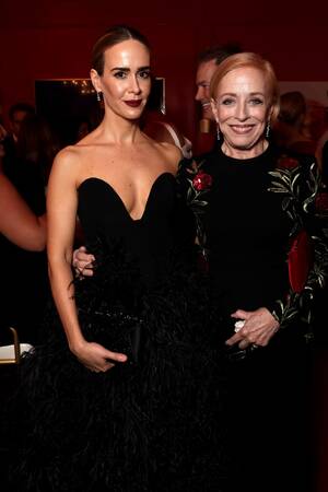 Holland Taylor Having Sex - Sarah Paulson Says Critiques of Her and Holland Taylor Are Ageist