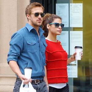 Eva Mendes Porn With Captions - Ryan Gosling 'leans' on wife Eva Mendes to rescue him from confusion