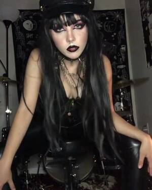 Goth Punk Rock Porn - Punk Rock Girl Spits on You - ThisVid.com