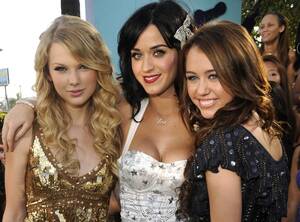 Miley Cyrus Friends Porn - Miley Cyrus Reveals Katy Perry Is Her Oldest Friend in Hollywood