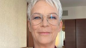 Leg Pussy Jamie Lee Curtis - Jamie Lee Curtis, 63, Stuns Fans In 'Natural' Swimsuit Pic