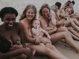 Lactating Porn Beach - These Beach Breastfeeding Photos Are Empowering New Moms | CafeMom.com