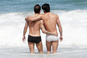 Harry Louis Porn Bachelor - Marc Jacobs and His Porn Piece Hit the Beach