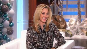 Lisa Kudrow Porn - Lisa Kudrow on Going Naked - YouTube