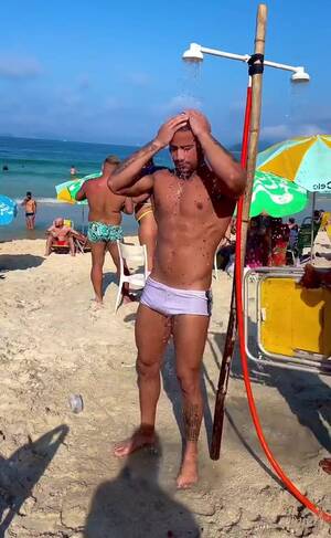 copacabana beach topless videos - Copacabana beach - ThisVid.com