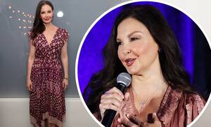 Hairy Pussy Ashley Judd - Ashley Judd reveals she fractured her leg in 'freak accident' while  mourning mom Naomi Judd's death | Daily Mail Online