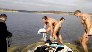 Guys Skinny Dipping Porn - Hunks skinny dipping - video 2 - ThisVid.com