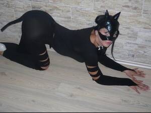 Catwoman Butt Plug Porn - 23 Yo Brunette Ohsmilehot Willing To Perform: Anal Sex, Butt Plug,  Cameltoe. - YOUX.XXX