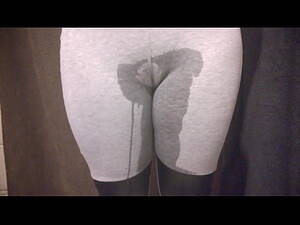 girls pissing in panty liners - Pad piss in leggings - XVIDEOS.COM