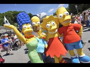 Lisa Simpson Forced Porn - Disney cuts Simpsons 'forced labor' episode in Hong Kong | International |  EL PAÃS English