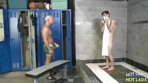 locker room coach - Coach nails his ass in the locker room - Gayfuror.com