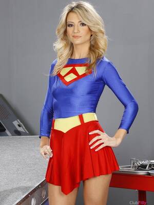 Amanda Tate Supergirl Cosplay Porn - Amanda Tate submits to Tanya Tate for horny cosplay - Pichunter