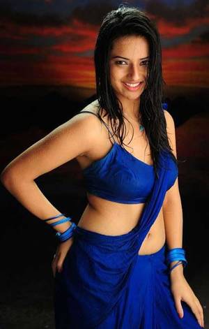 Chola Sexy 1 2 3 - Isha Chawla Sexy Blue Saree