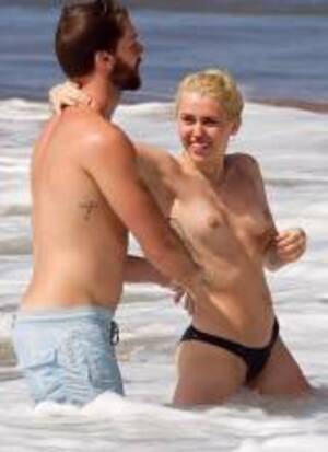 miley cyrus nude beach naked - Miley Cyrus Bares Topless Breasts With Boyfriend At Beach - /Nude