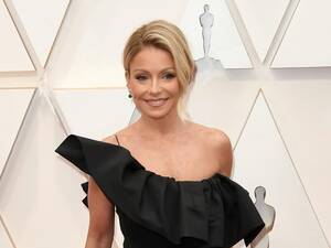 hot kelly ripa upskirt - Kelly Ripa's Sexiest Photos Over Age 50