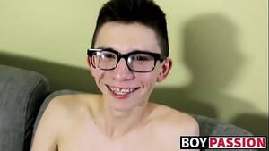 geek monster cock - Twink nerd Cameron Hilander jacking his big stiff cock - XVIDEOS.COM