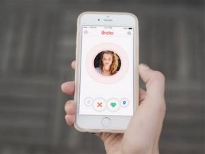 first date end up - Man swipes right on 200,000 women on Tinder, with little success | The  Independent